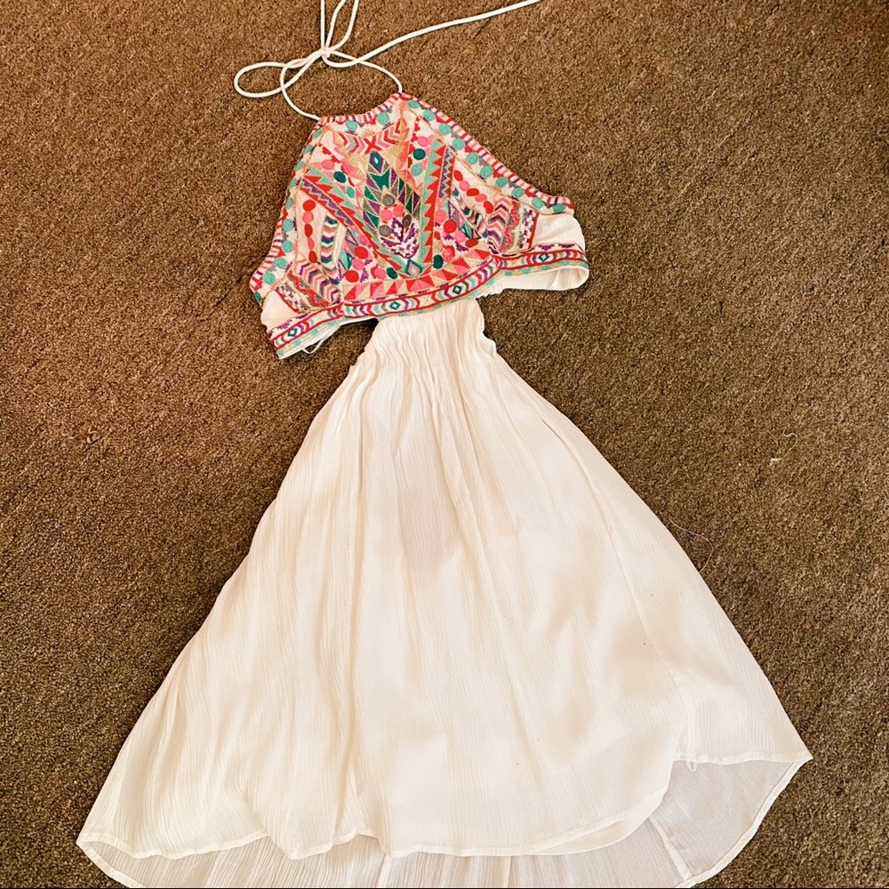 Cut-Out Halter Dress - Picture 4 of 5
